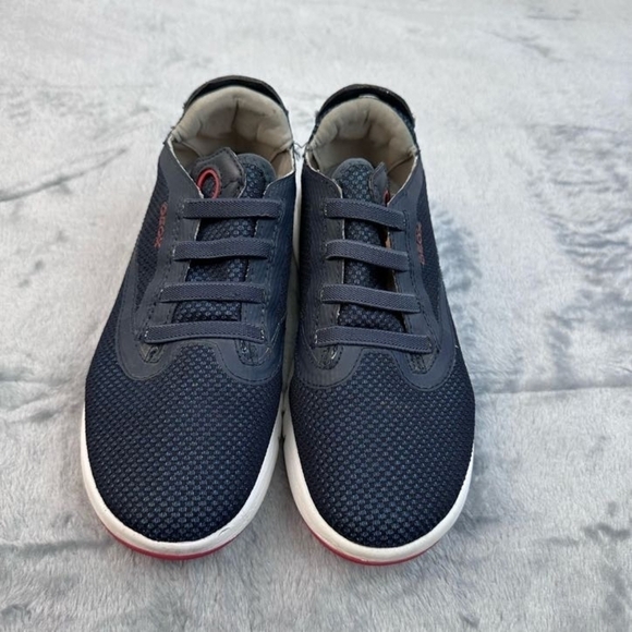 Geox youth US size 2 Excellent condition - Picture 6 of 9